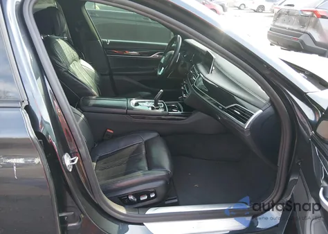 2019 BMW 750I z USA, uszkodzony, nr VIN WBA7F0C5XKGM24930